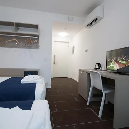 Cascina Fossata & 3* Turín